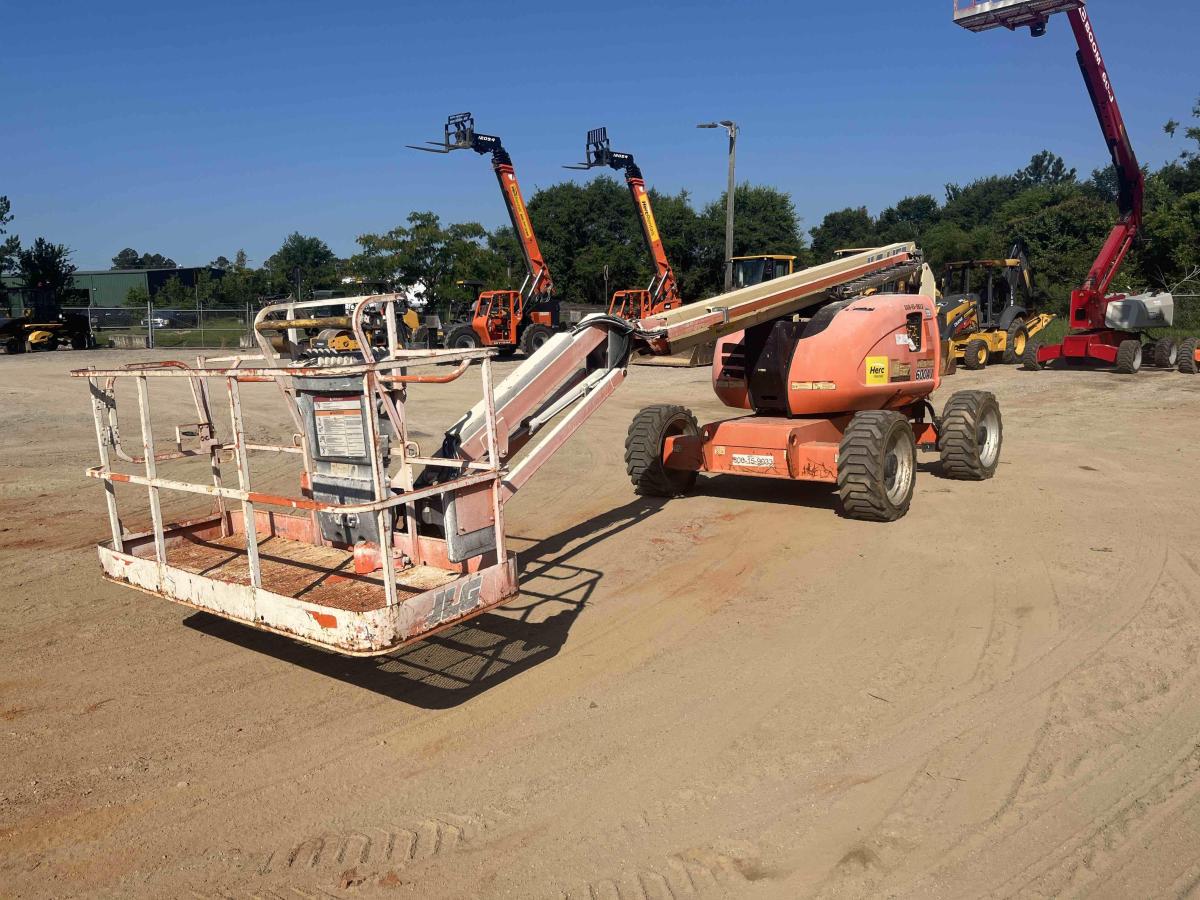 2017 JLG 600AJ