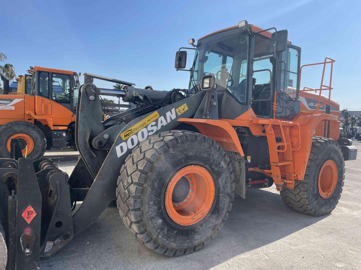 2019 Doosan DL300-5