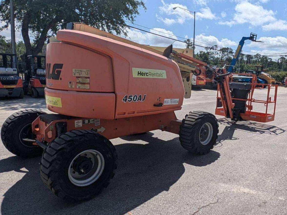 2017 JLG 450AJ-3