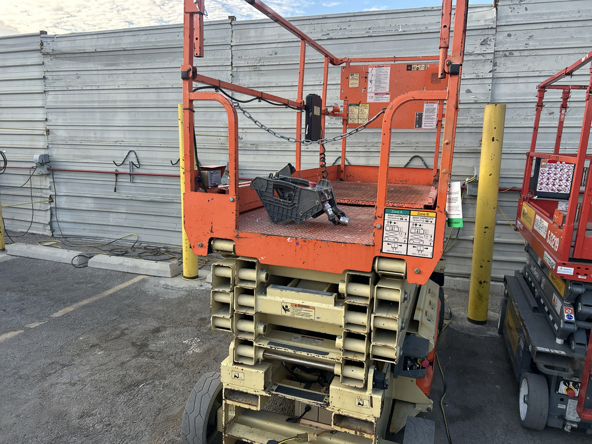 2016 JLG 3246ES-7