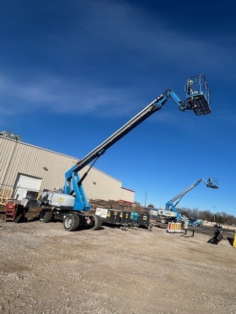 2017 Genie S-85