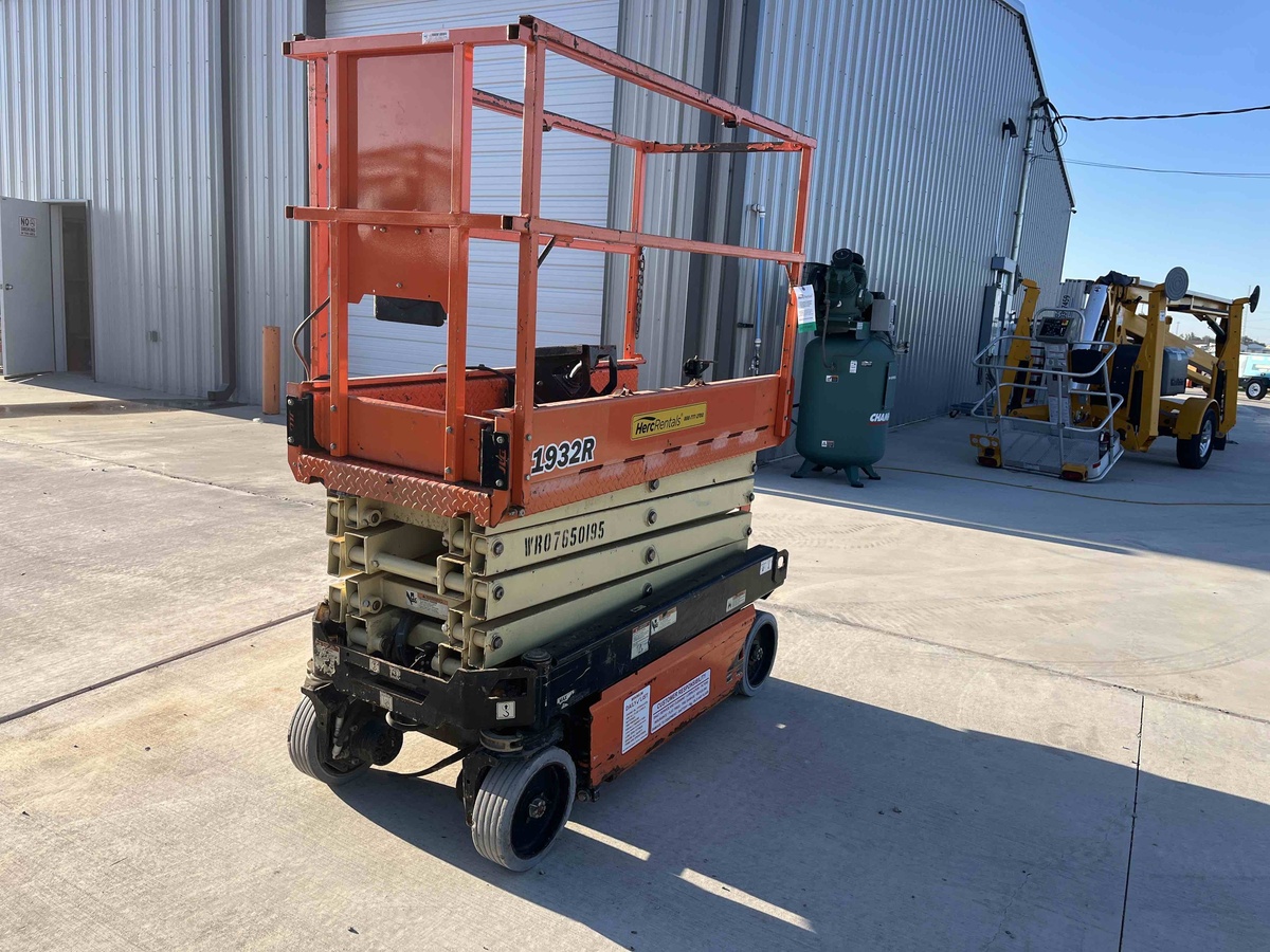 2018 JLG 1932R-5