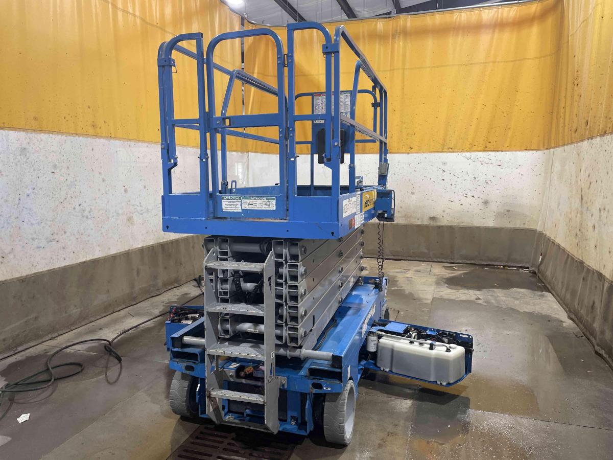 2017 Genie GS-4047