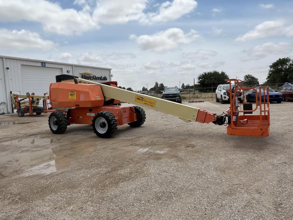 2015 JLG 600S
