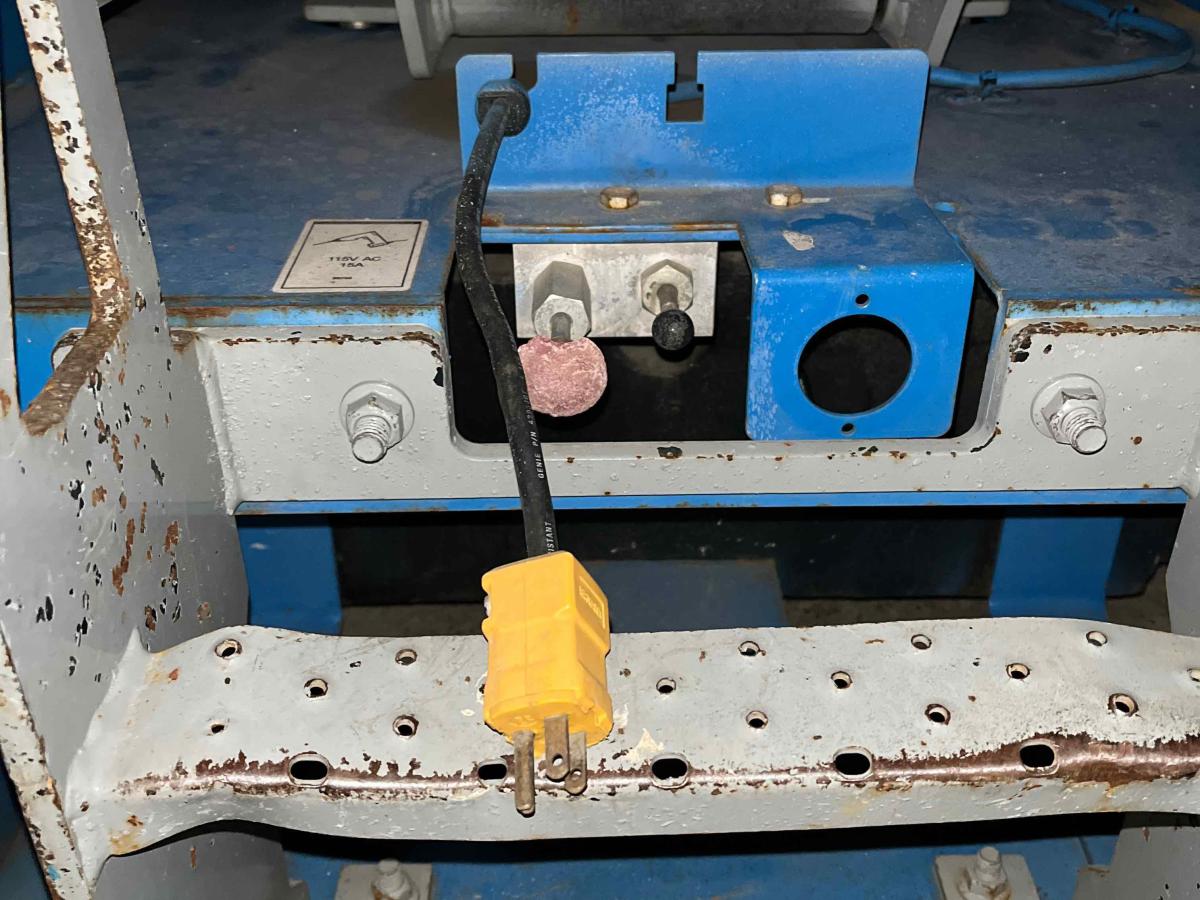 2016 Genie GS-3246