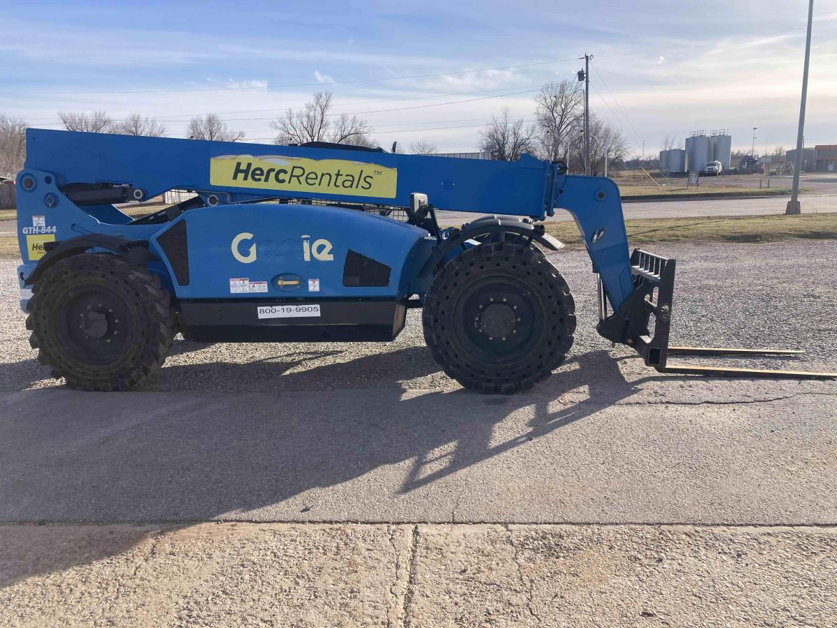 2018 Genie GTH 844
