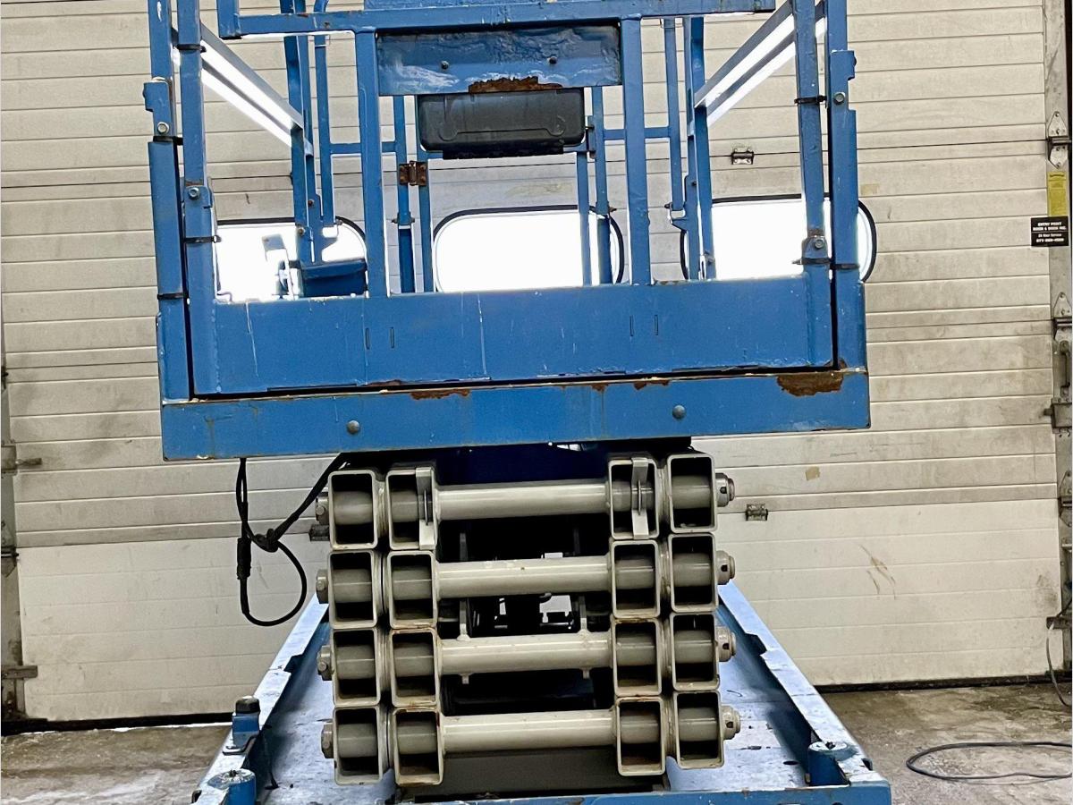 2017 Genie GS-3246-4