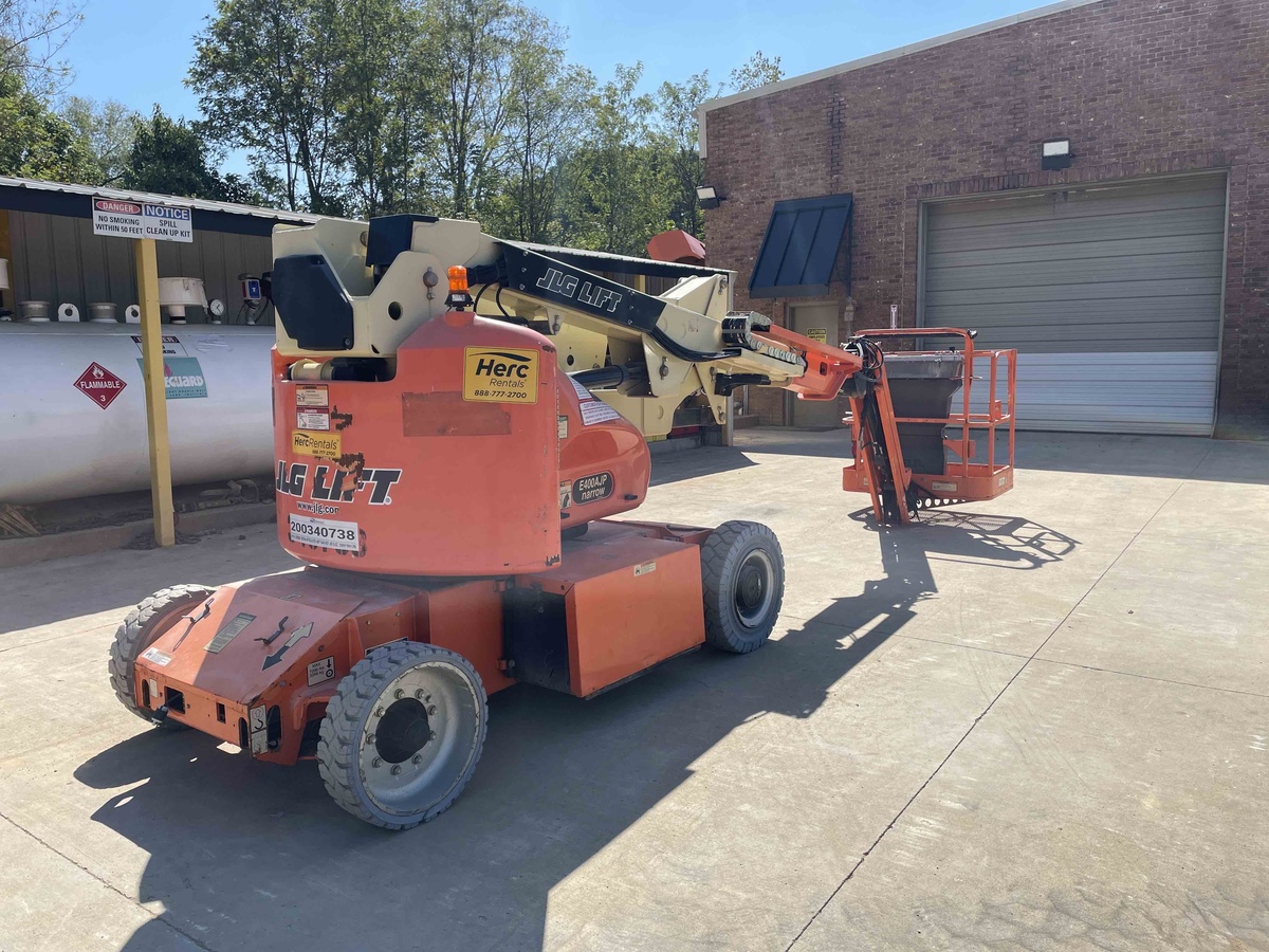2015 JLG E400AJPN-2