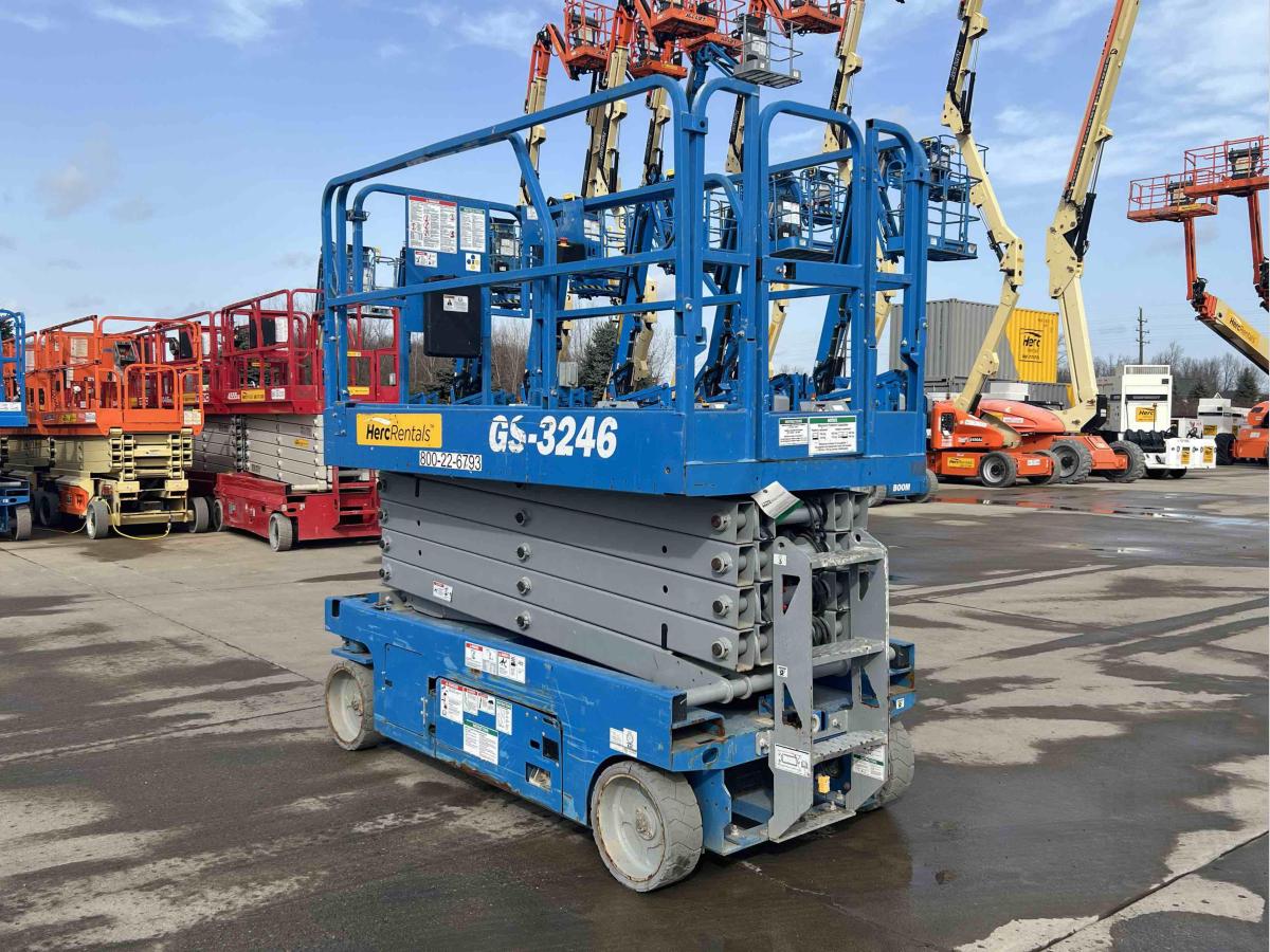 2018 Genie GS-3246
