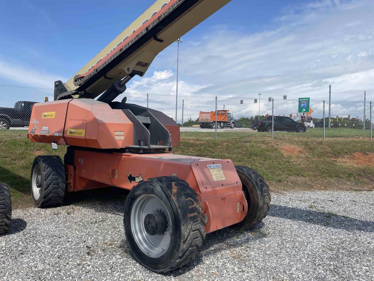 2018 JLG 1200SJP