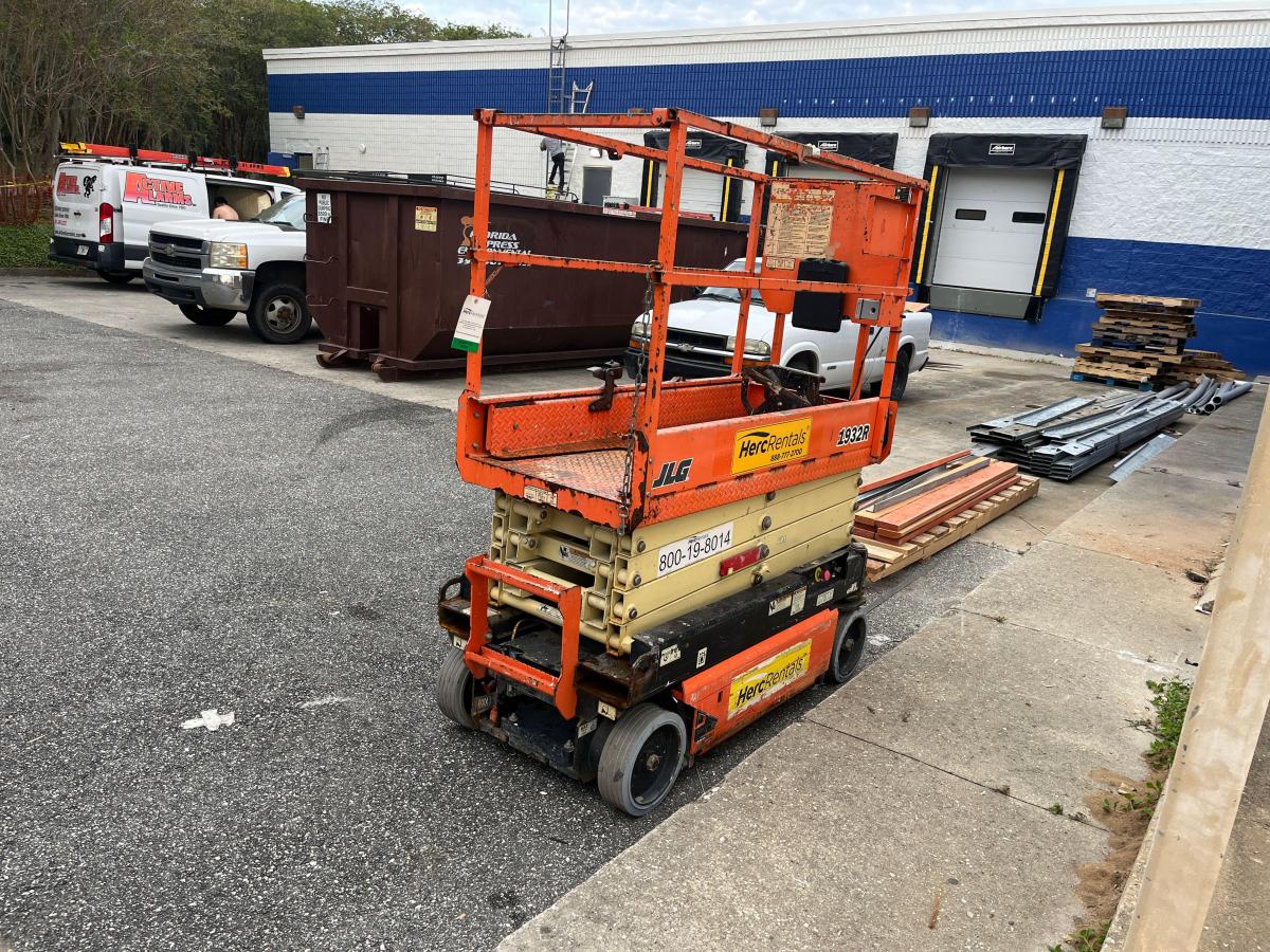 2018 JLG 1932R