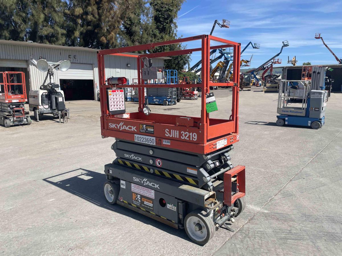 2017 Skyjack SJ3219