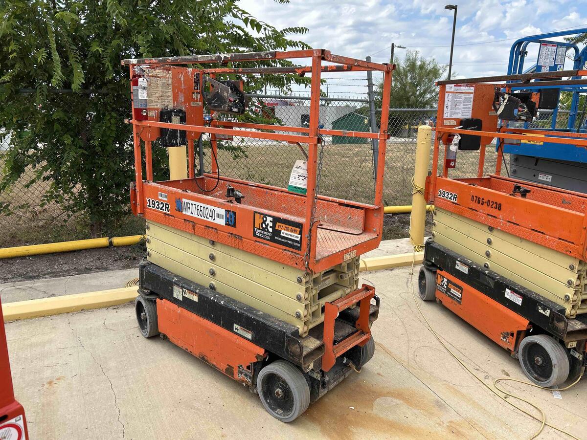 2018 JLG 1932R-2