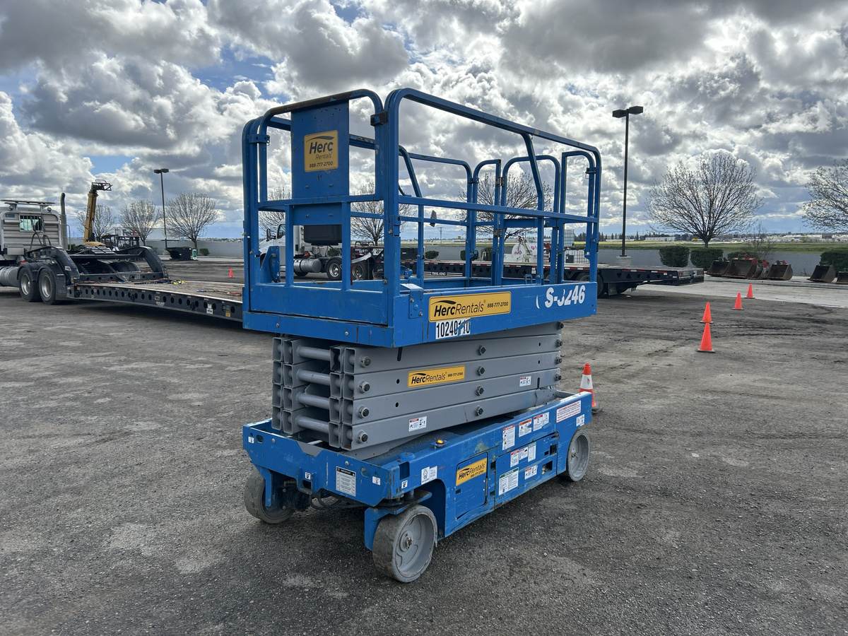 2018 Genie GS-3246