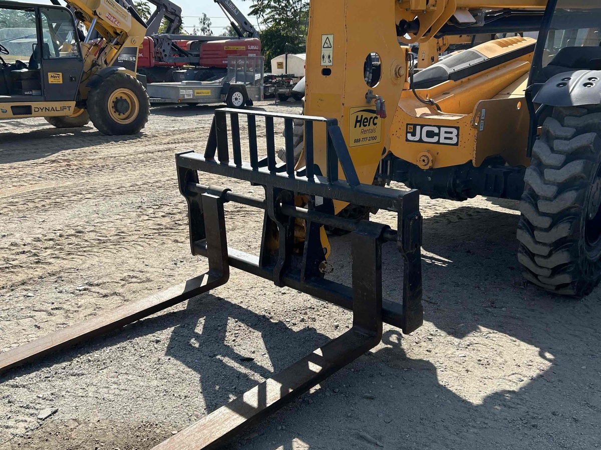 2018 JCB 509-42-3