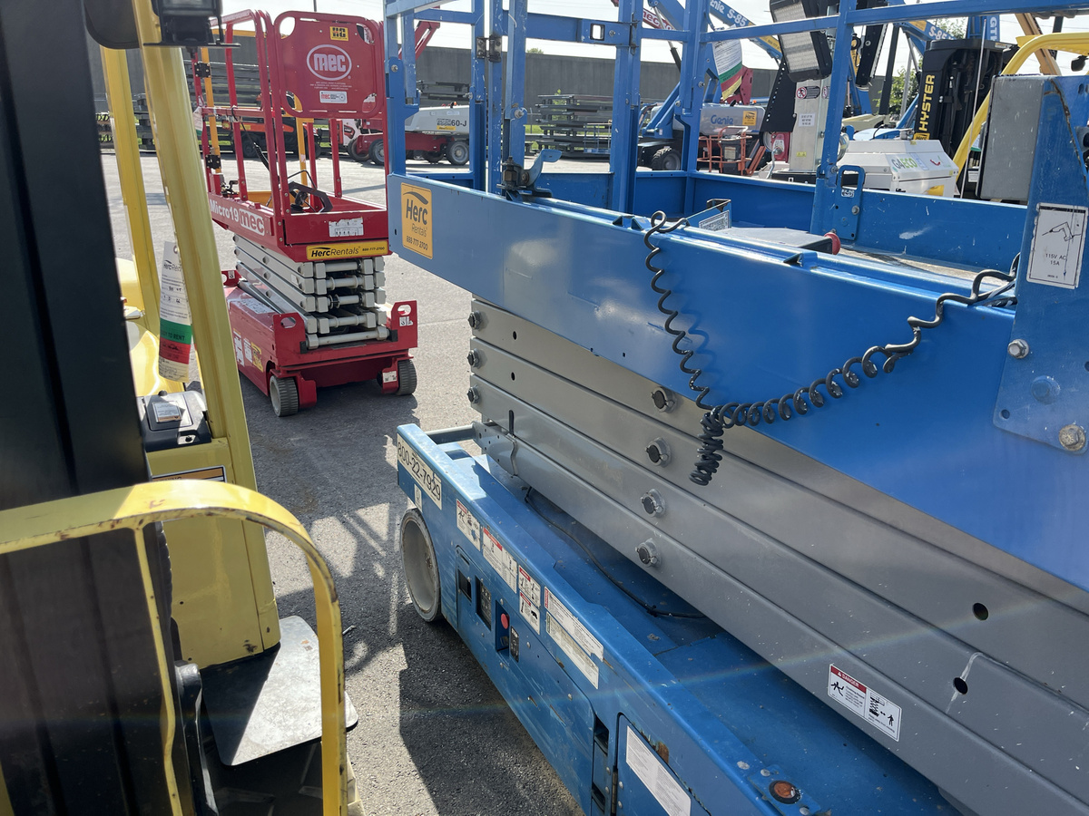 2018 Genie GS-3246-6