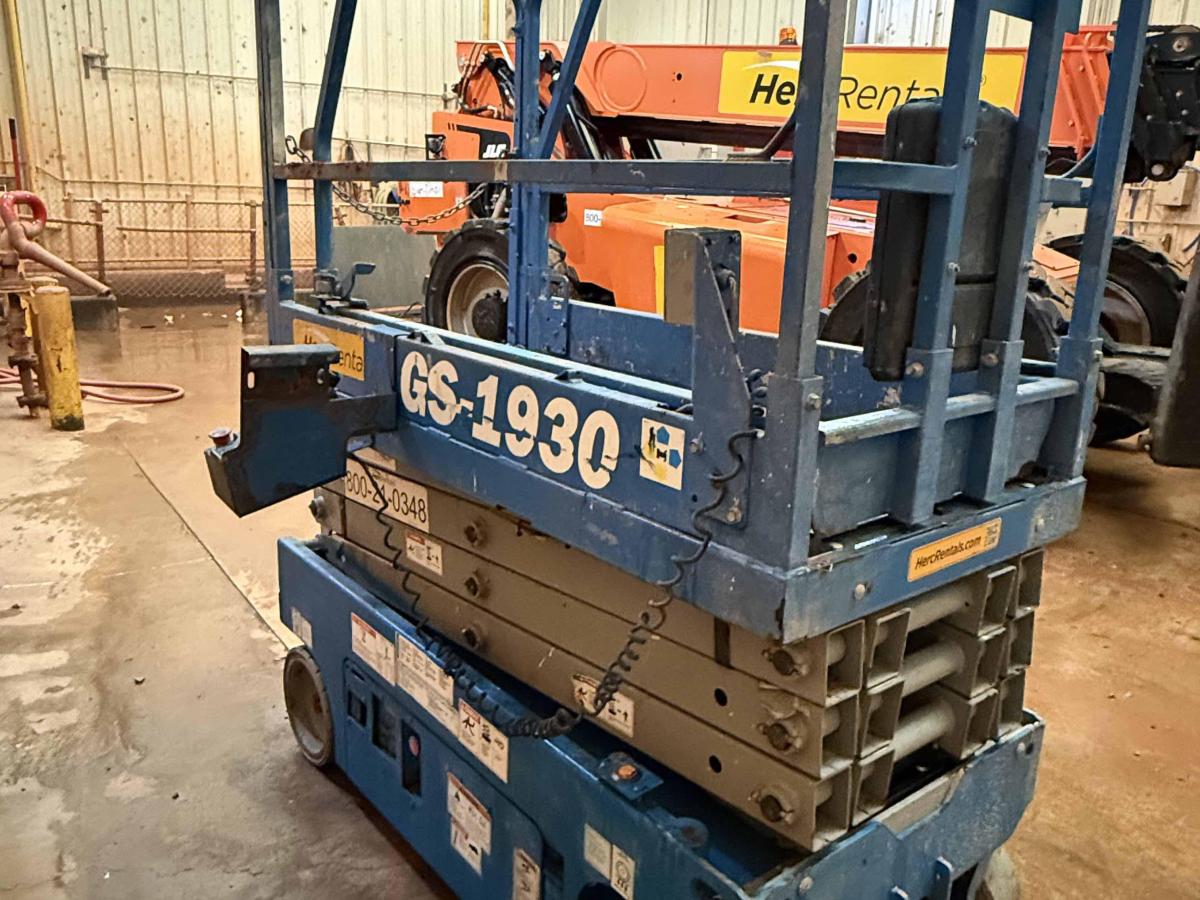2018 Genie GS-1930