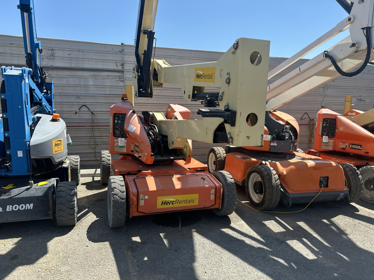 2018 JLG E450AJ