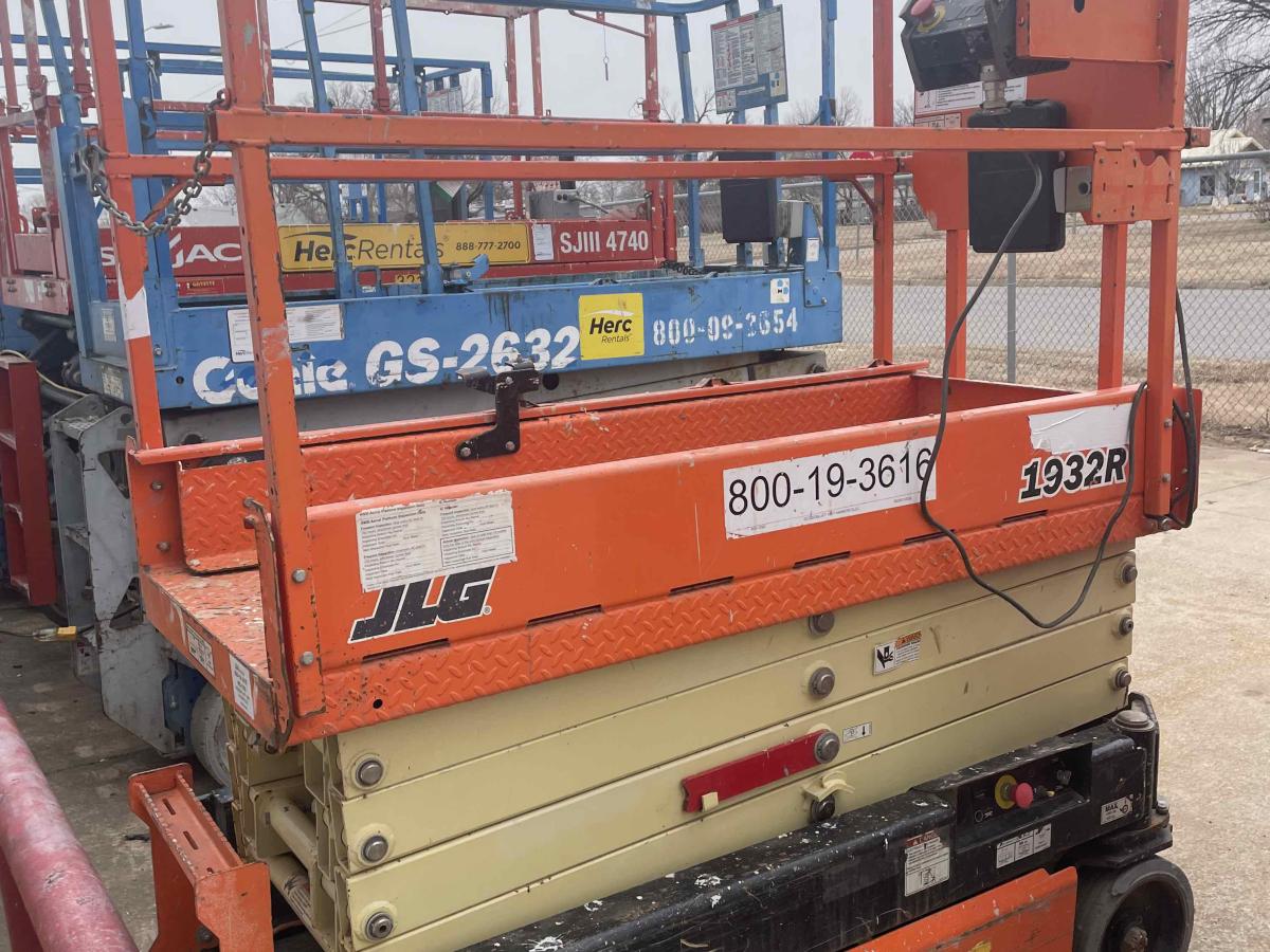 2018 JLG 1932R