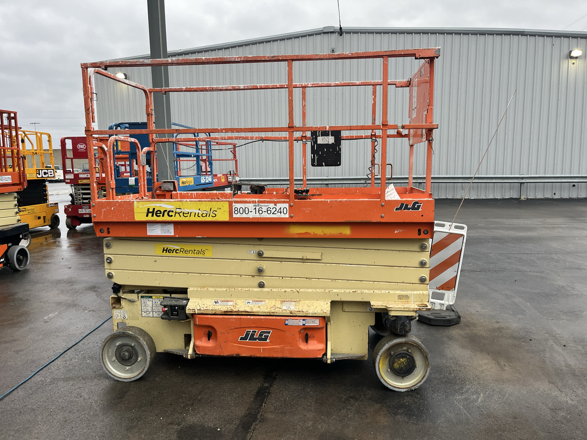 2017 JLG 3246ES-2
