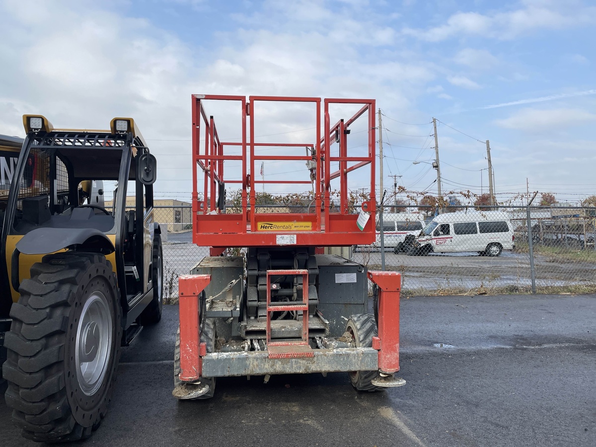2018 Skyjack SJ-6832RT-6