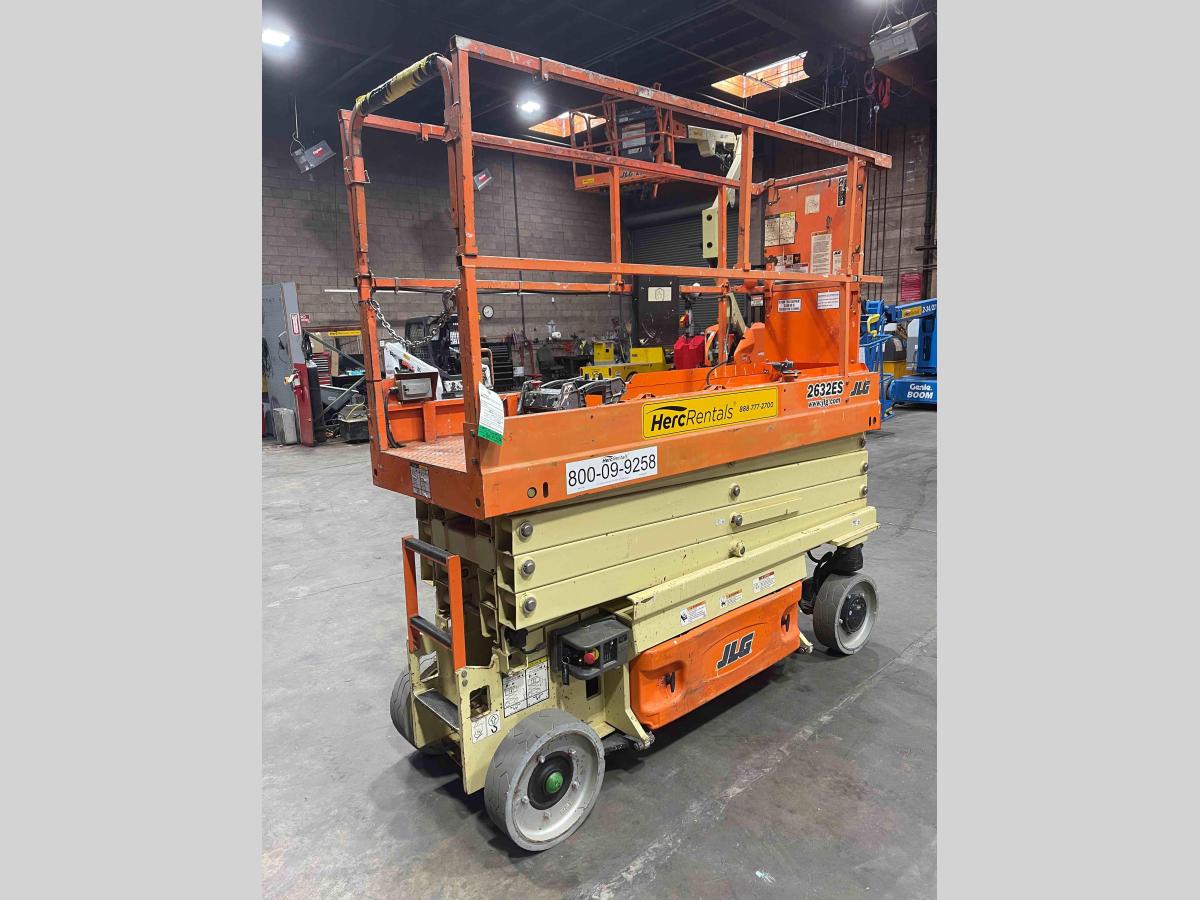 2016 JLG 2632ES