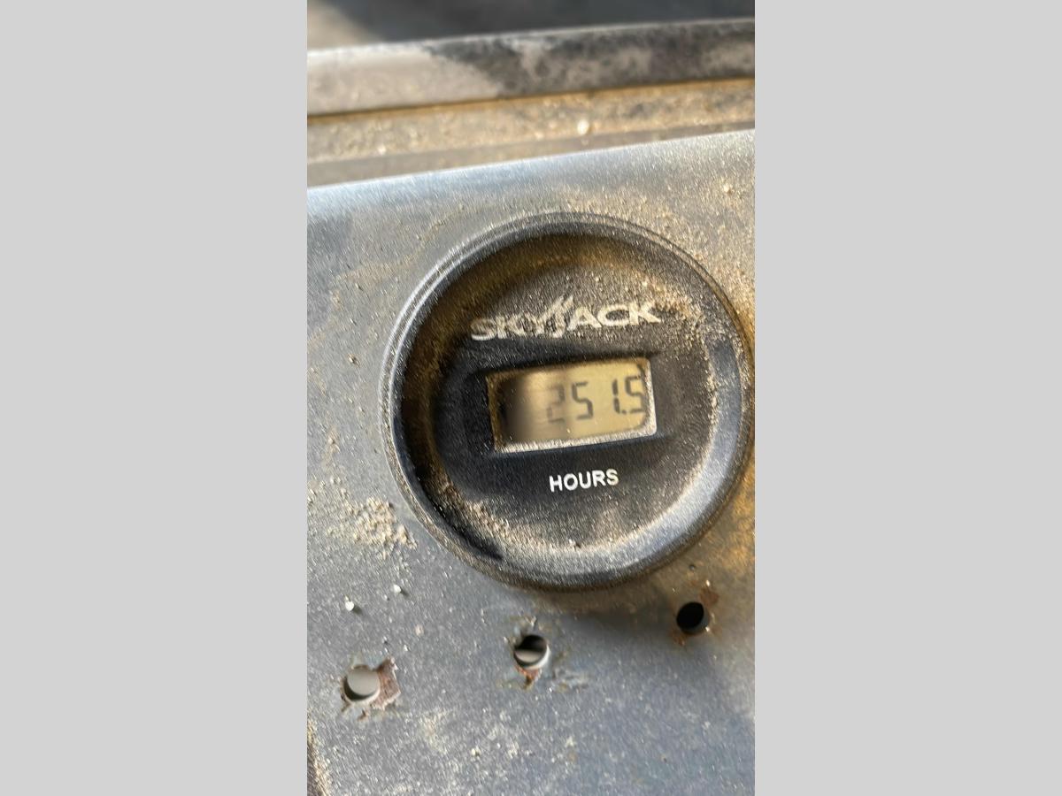 2017 Skyjack SJ4740
