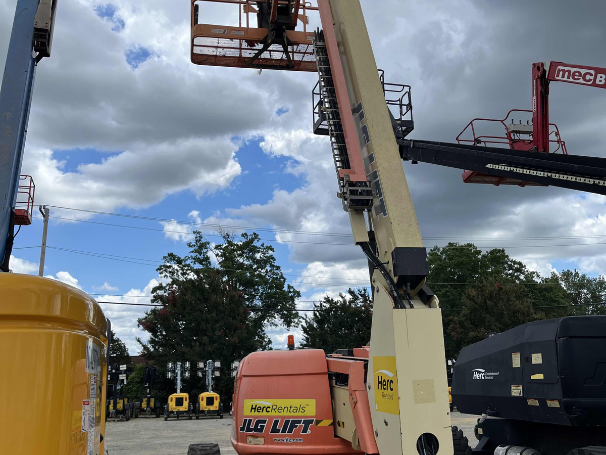 2017 JLG 600AJ-5