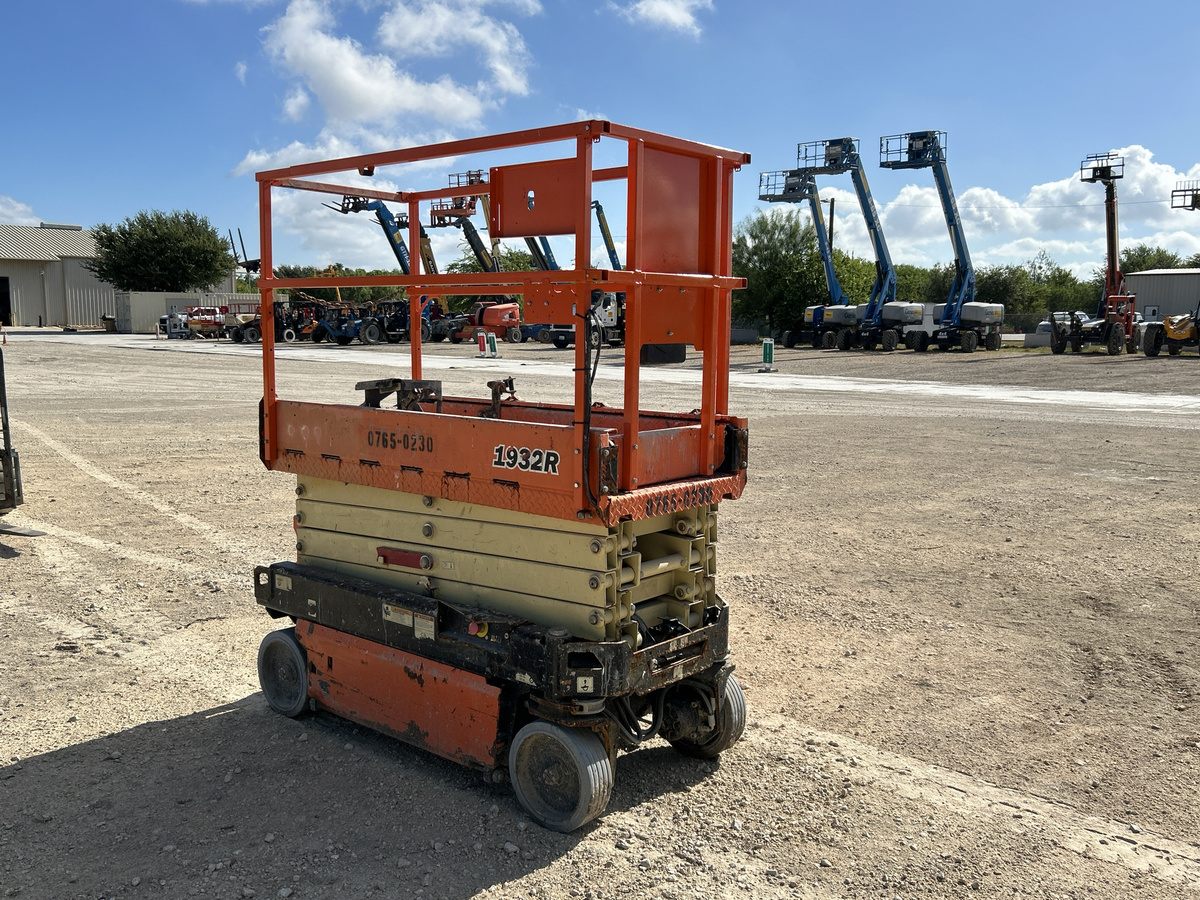 2018 JLG 1932R-5