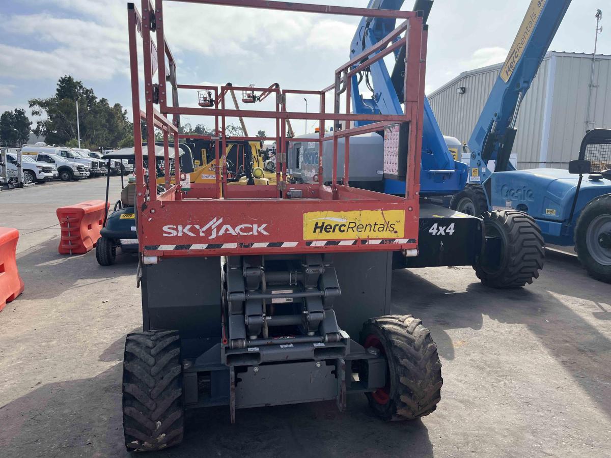 2018 Skyjack SJ-6826RT-4