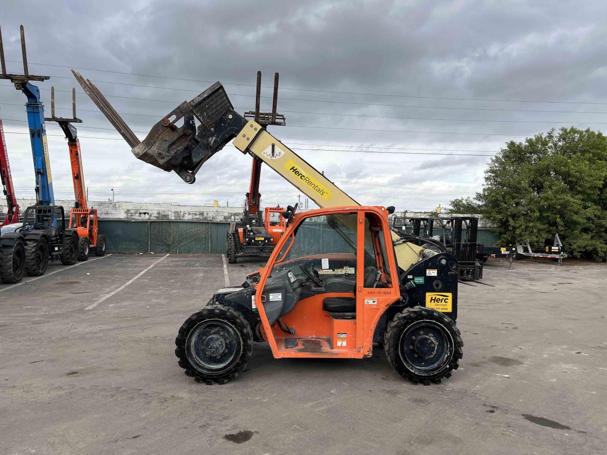 2017 JLG G5-18A