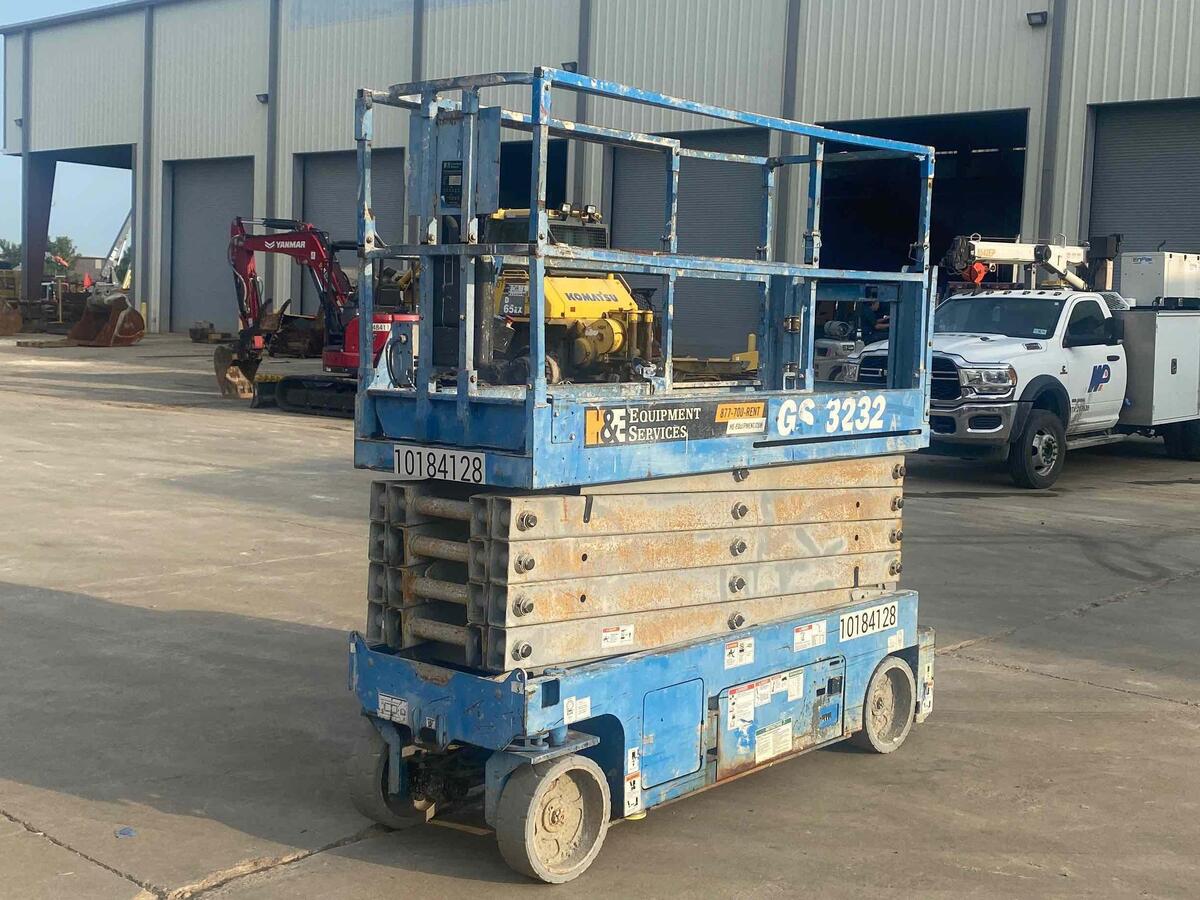 2016 Genie GS-3232
