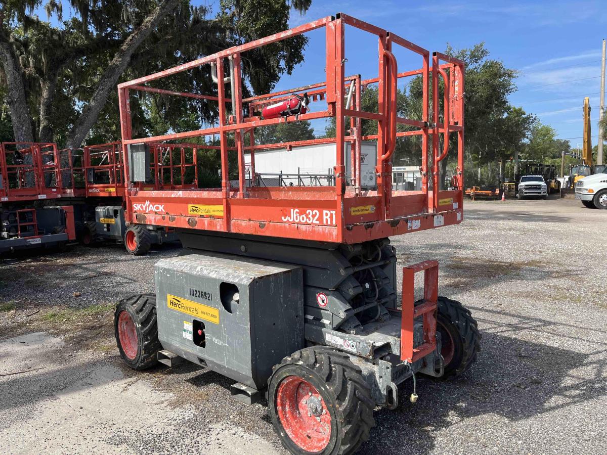 2018 Skyjack SJ-6832RT