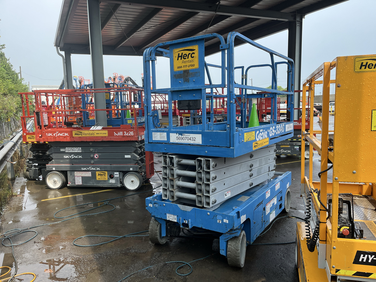 2016 Genie GS-3246-2