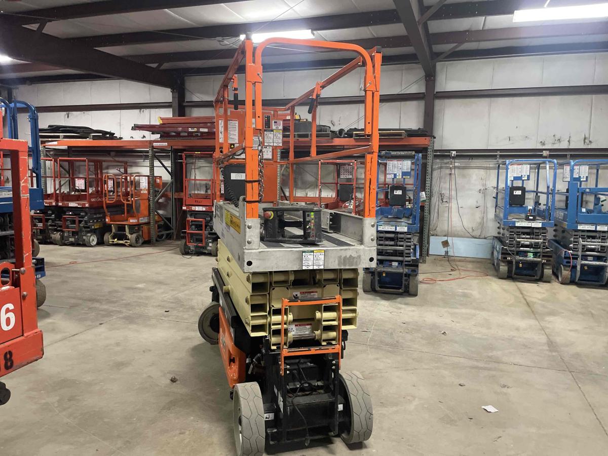 2013 JLG 2630ES