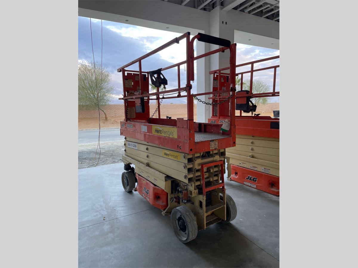 2017 JLG 2632ES