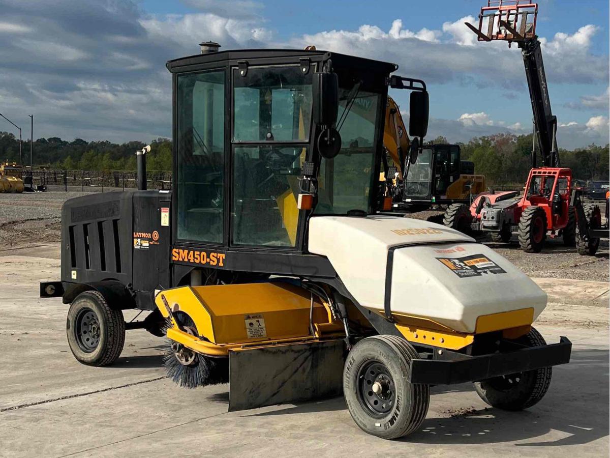 2018 LayMor SweepMaster 450-ST