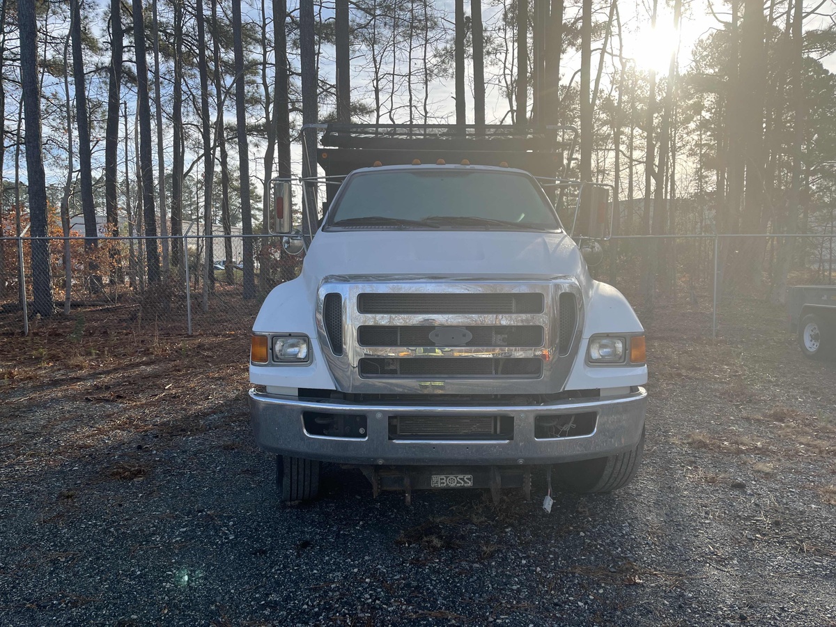 2015 Ford F750-2