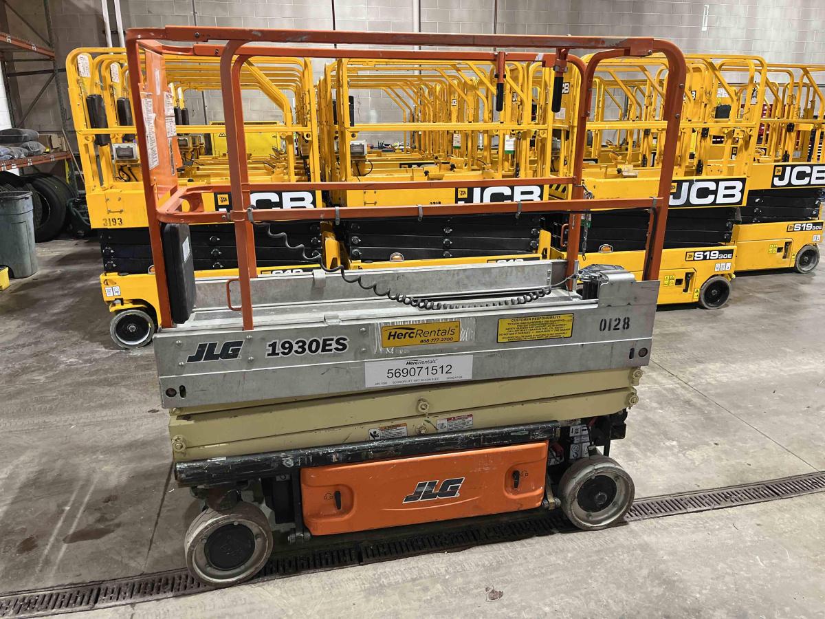 2012 JLG 1930ES
