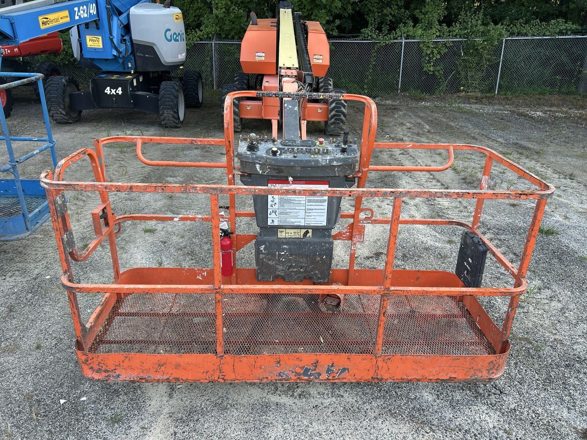 2017 JLG 660SJ-7