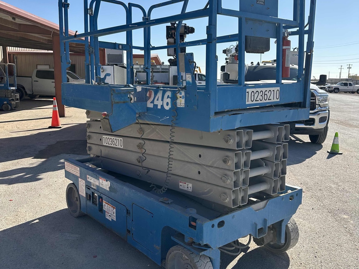 2018 Genie GS-3246-3