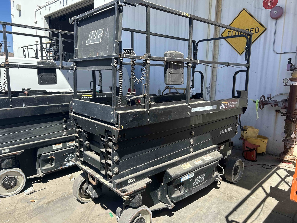 2017 JLG 3246ES-1