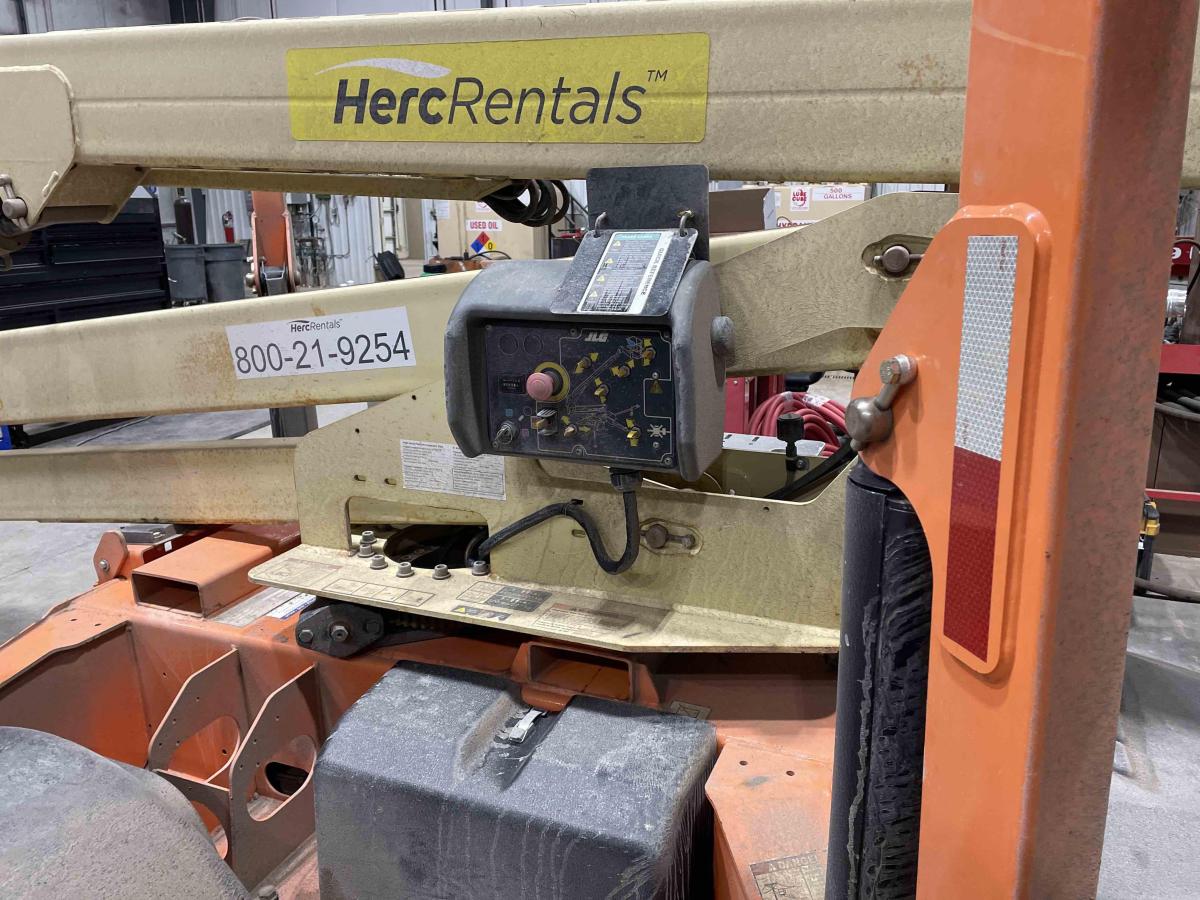 2018 JLG T500J