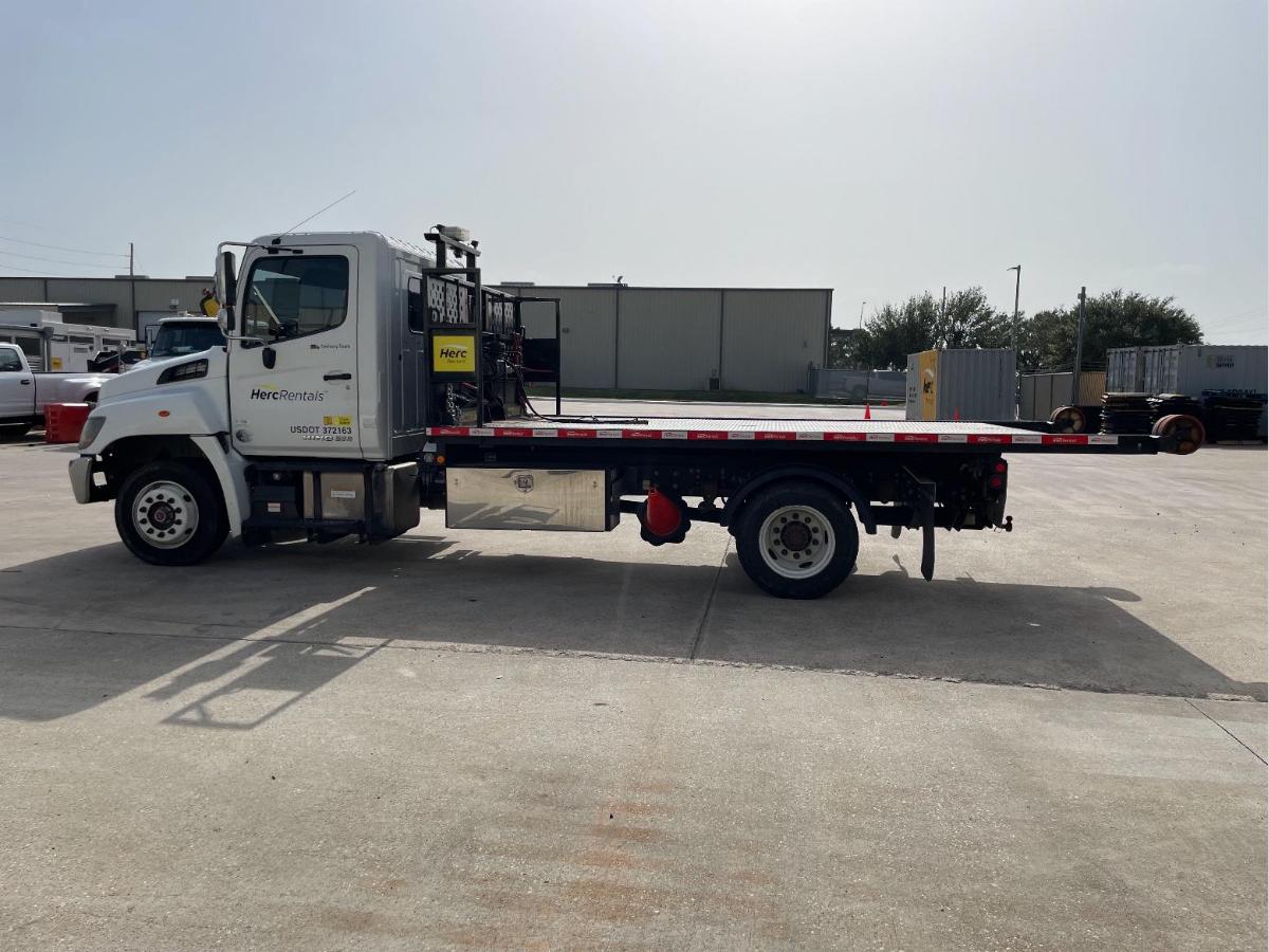 2017 Hino 258