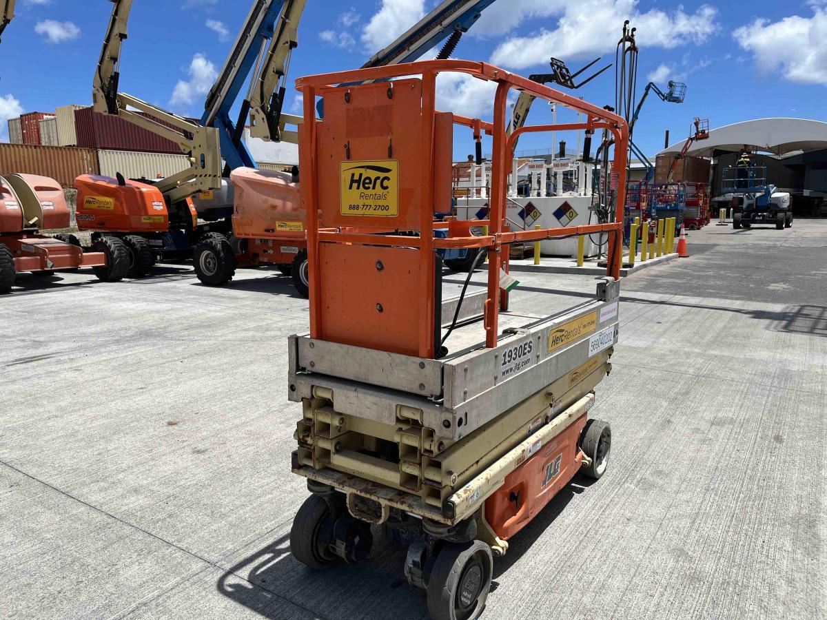 2012 JLG 1930ES