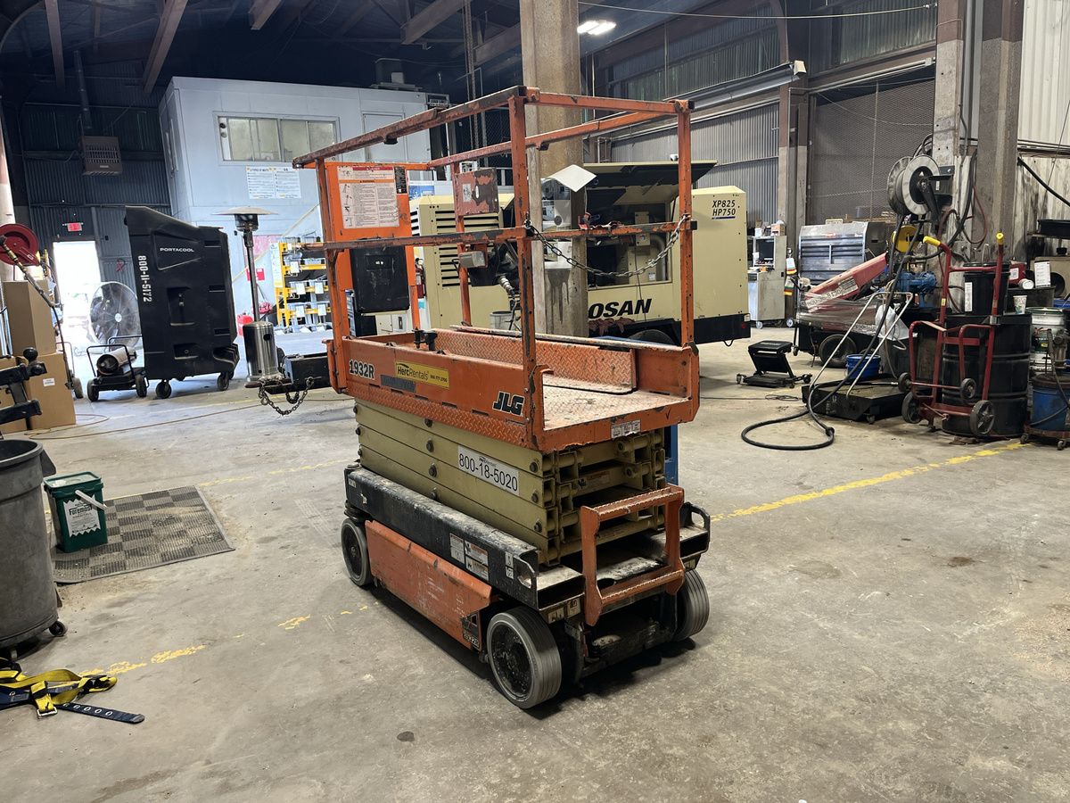 2017 JLG 1932R-3