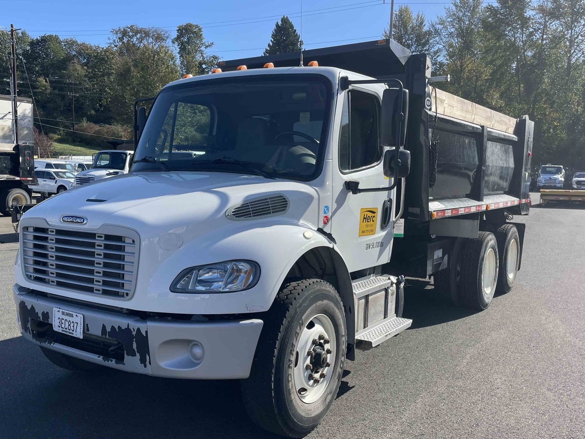 2019 Freightliner M2106-4