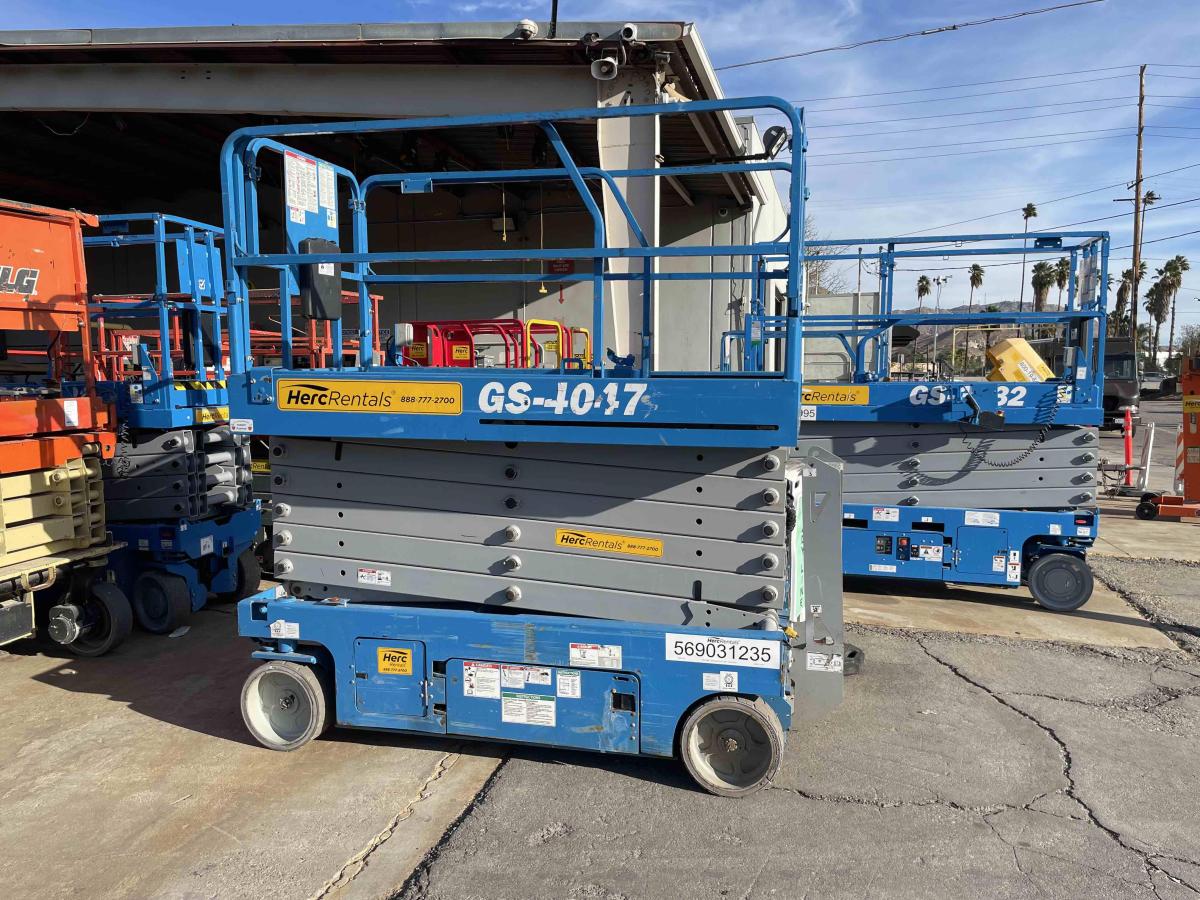 2017 Genie GS-4047