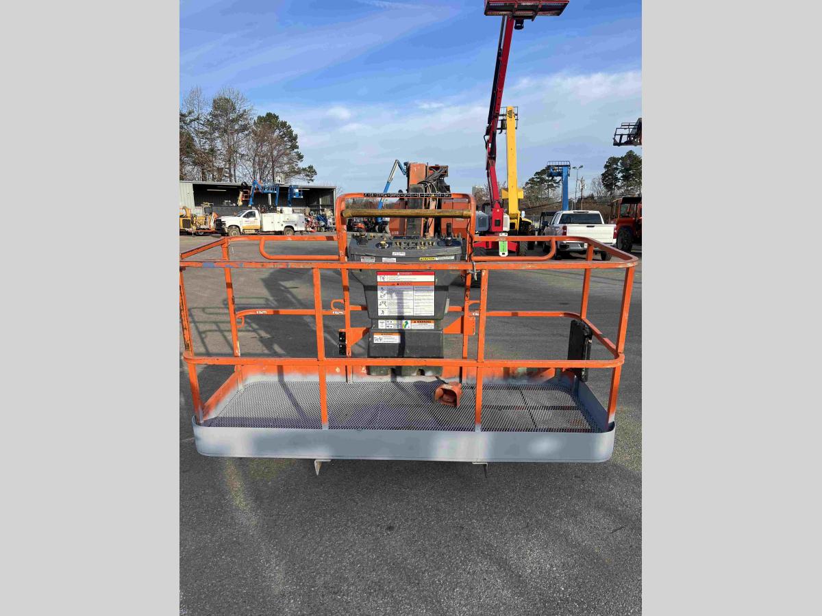 2017 JLG 860SJ