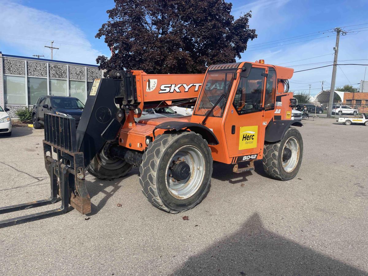 2017 SkyTrak 8042